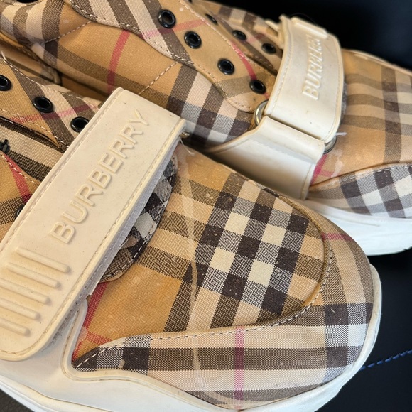 BURBERRY Regis Check Trainer Sneakers size 10 - Picture 4 of 7